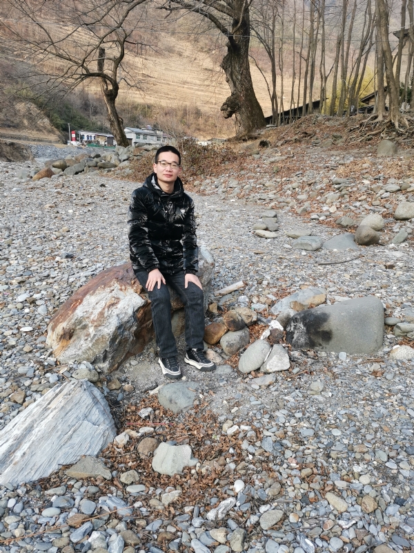 众里寻她的第一张照片--和田闪婚服务中心